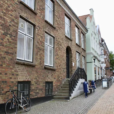 Gemuetliches-ferienhaus-mit-meerblick-und-nah-am-strand *